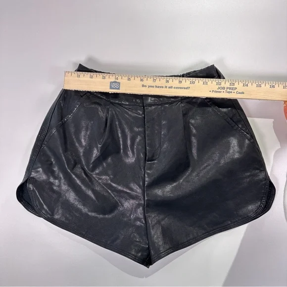 Grey Lab Women’s Matte Black Faux Leather Shorts XS - Picture 7 of 9
